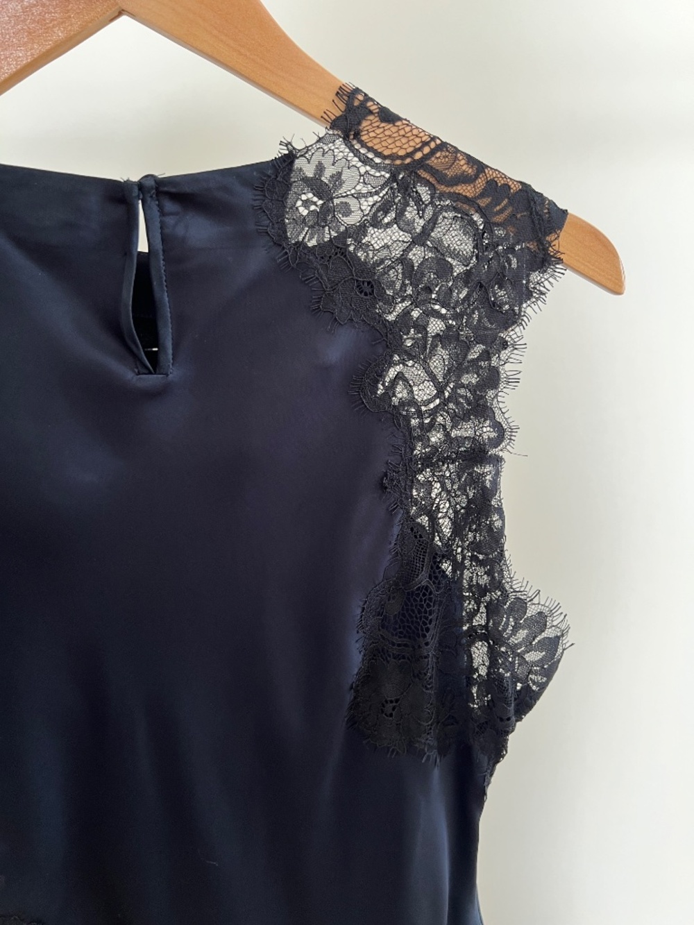 A.L.C. Navy Lace and Satin Top Size 2 - Picture 3 of 6